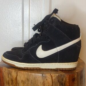 Women’s Nike Black and White High-Top wedge heel Sneakers Size 8